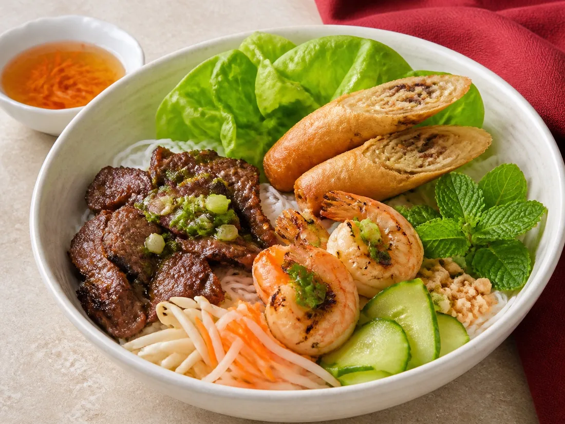 Special grilled beef vermicelli with a crisp egg roll